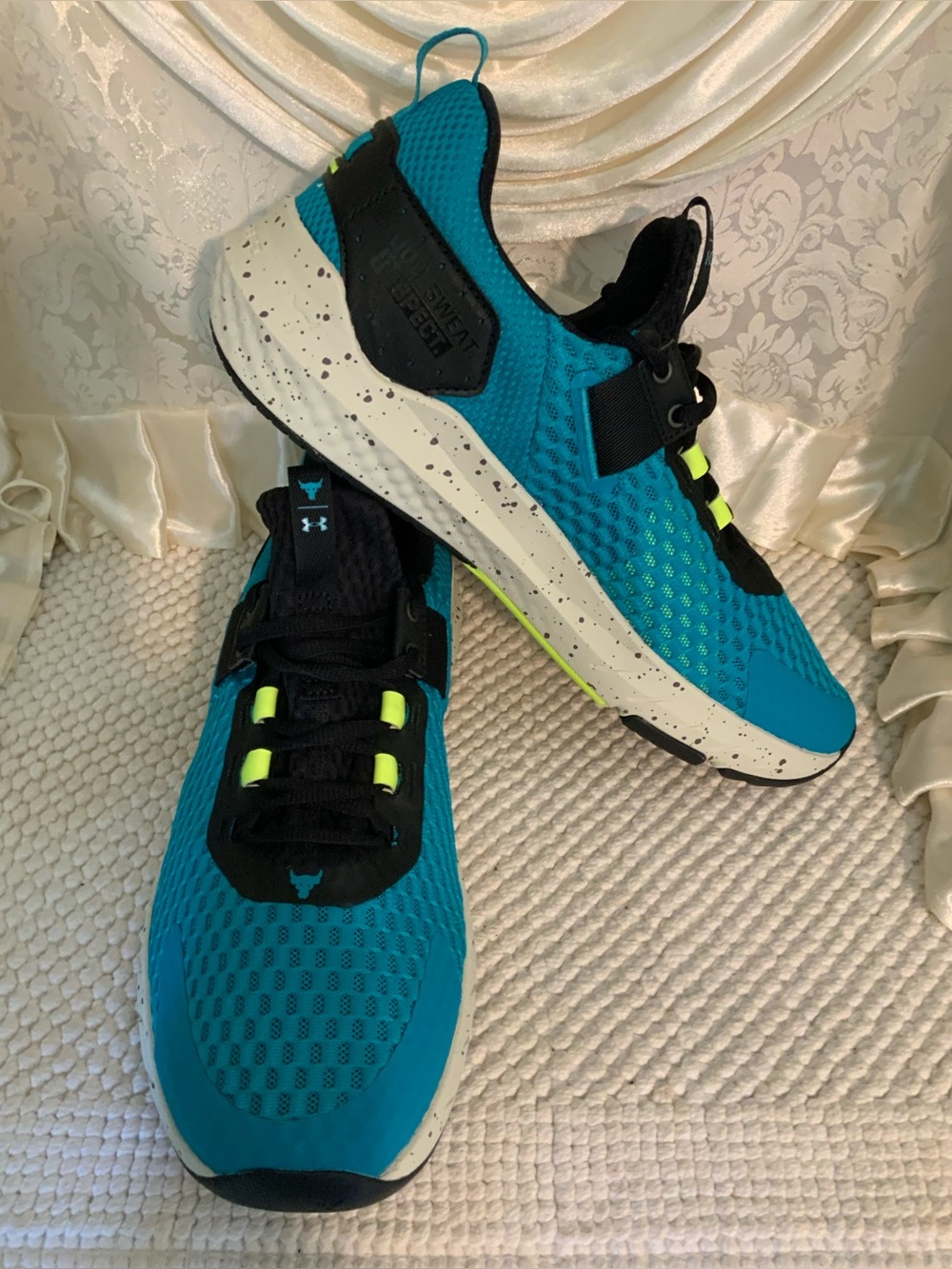 UNDER ARMOUR - Picture 3 of 7